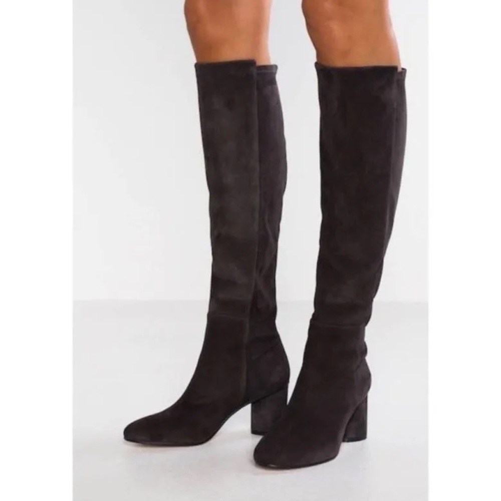 Stuart Weitzman Eloise Knee Boot Size 8